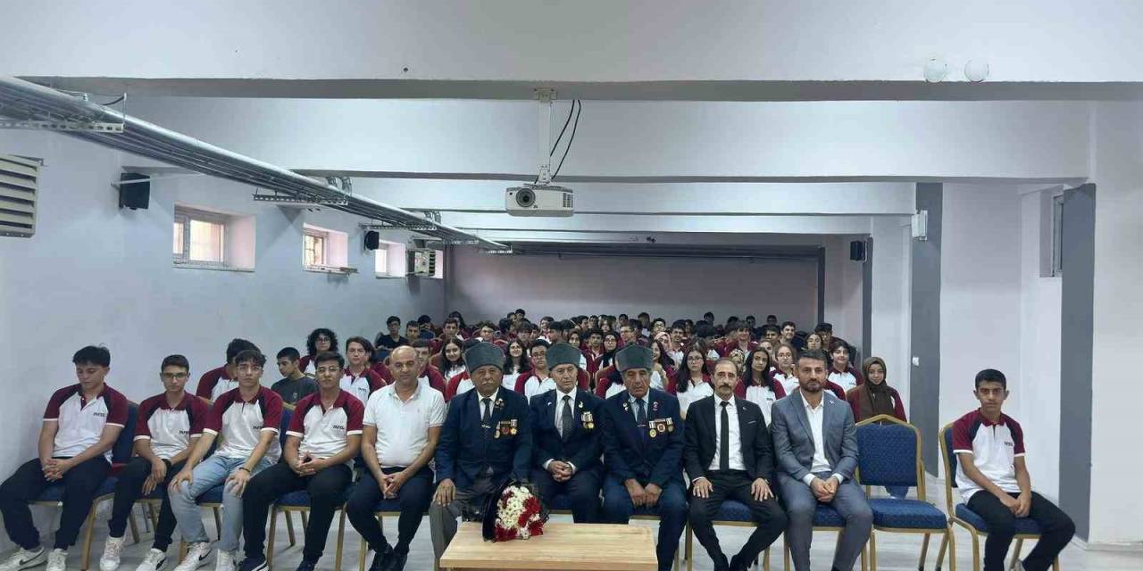 Gaziler, Öğrencilerle Bir Araya Geldi