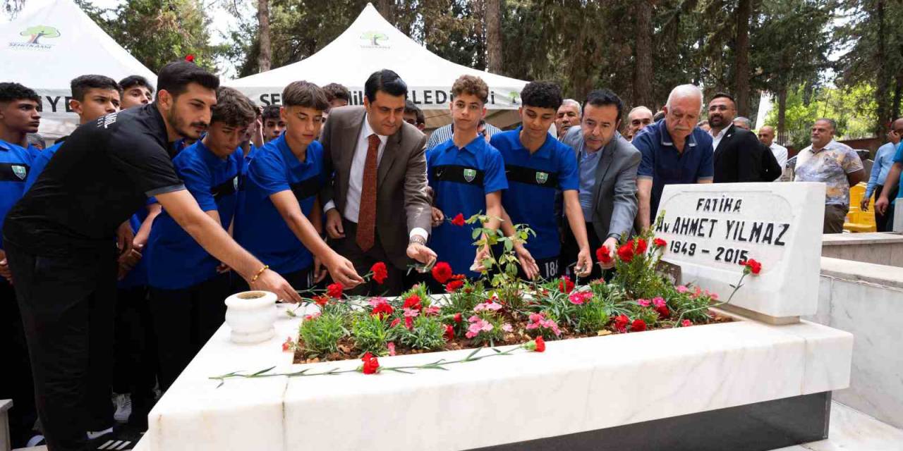 Avukat Ahmet Yılmaz Mezarı Başında Anıldı