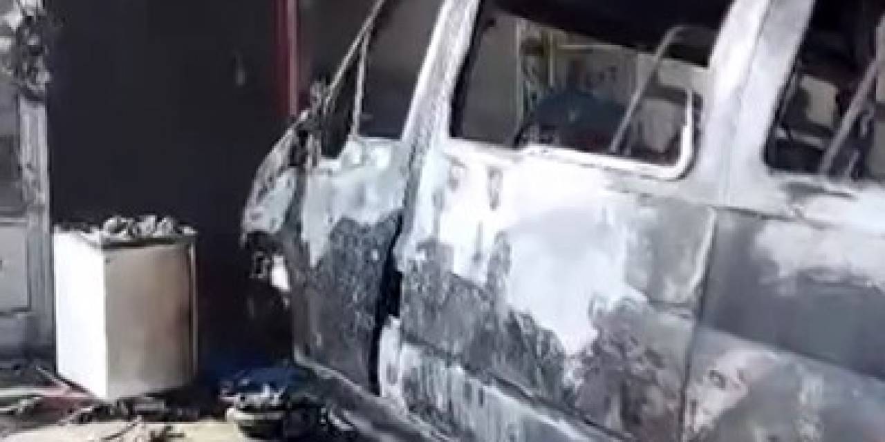 Öğrenci Servisi Alevlere Teslim Oldu