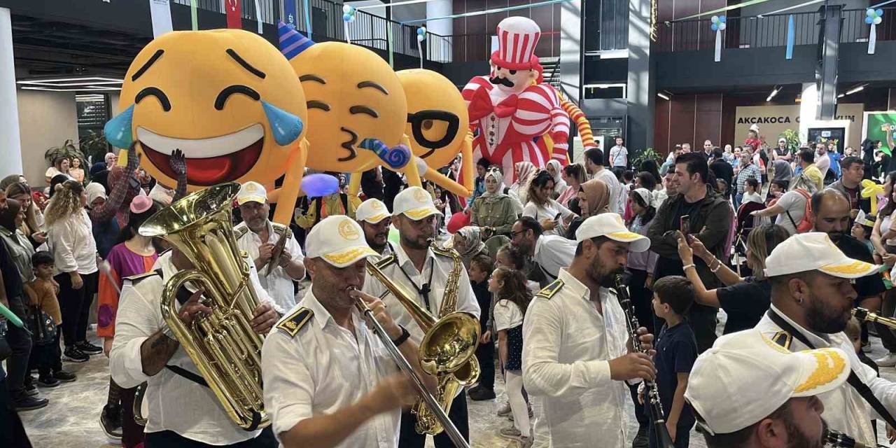 Minikler Bu Etkinlikte Eğlenceye Doydu