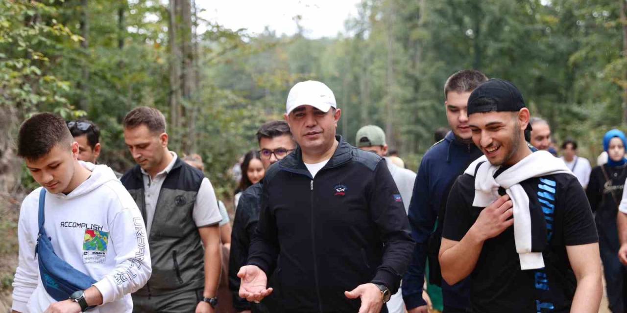 Üniversite Öğrencileri Hem Yürüdü Hem Sohbet Etti