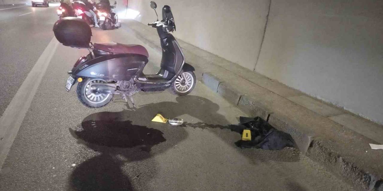 Üsküdar’da Sürücüsünün Kontrolünden Çıkan Motosiklet Devrildi: 1 Ölü, 1 Yaralı