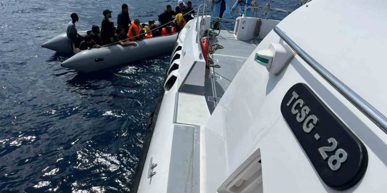 Yunanistan Ölüme Terk Ediyor, Türk Sahil Güvenlik Kurtarıyor