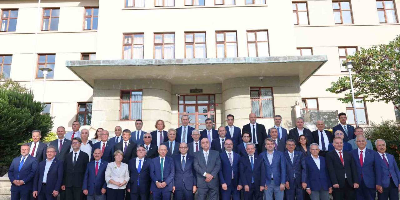 Rektör Hacımüftüoğlu, Üniversite Hastaneleri Birliği Olağanüstü Genel Kurul Toplantısına Katıldı