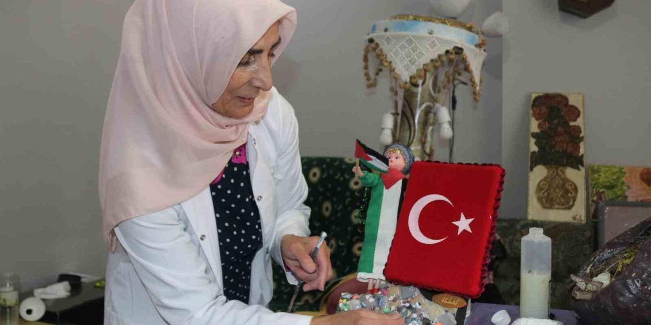 Atık Malzemeleri Sanat Eserine Dönüştürüyor