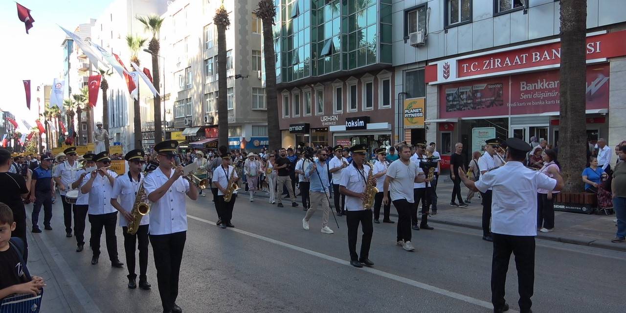 Denizli Uluslararası Tiyatro Festivali Kortej İle Başladı