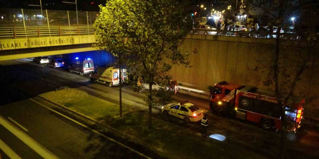 Malatya’da Alt Geçitte Kontrolden Çıkan Araç Karşı Şeride Geçti: 2 Yaralı