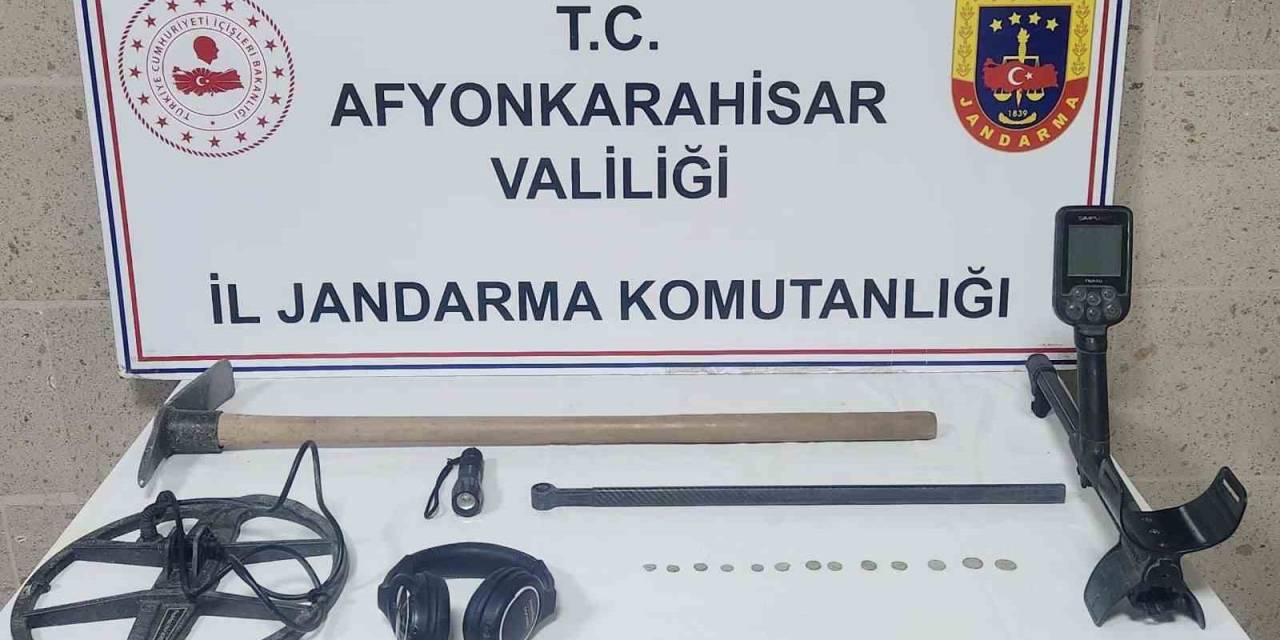Kaçmaya Çalışan Şahıs Sikke Ve Define Arama Araçlarıyla Yakalandı