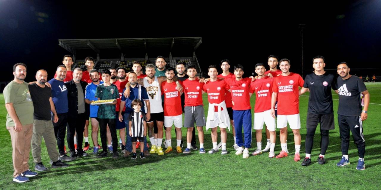 İmam Hatipliler Spor Futbolcularına İlk Maç Öncesi Moral