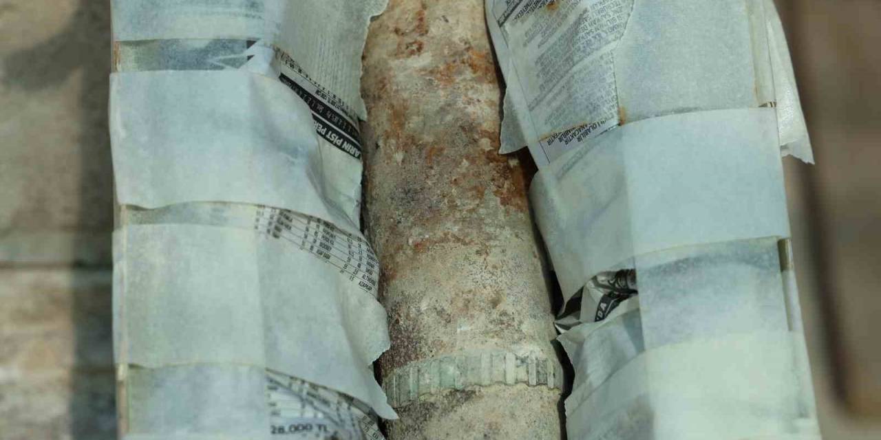 Fransızların Attığı Patlamamış Top Mermisi Cami Enkazında Bulundu