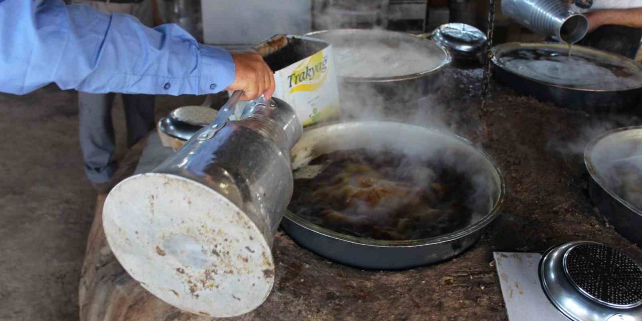 Siirt’te İskambo Pekmezinin Yapımına Başlandı