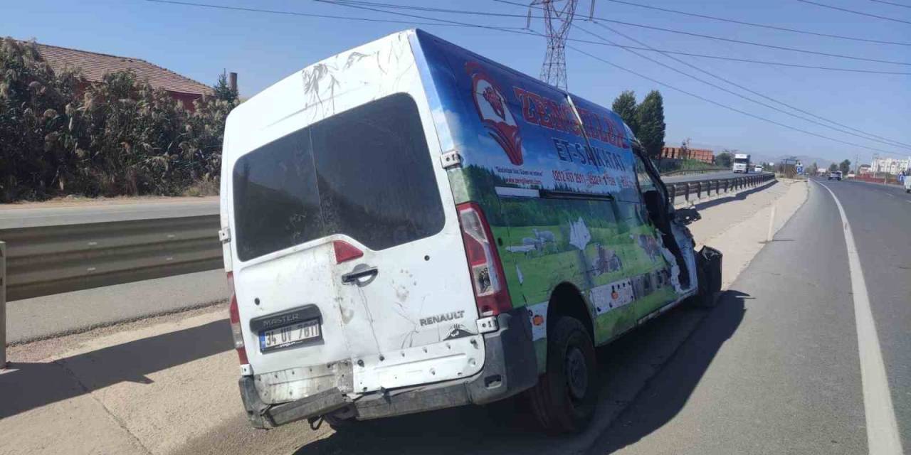 Afyonkarahisar’da Trafik Kazası: 1 Ölü, 2 Kişi Yaralandı