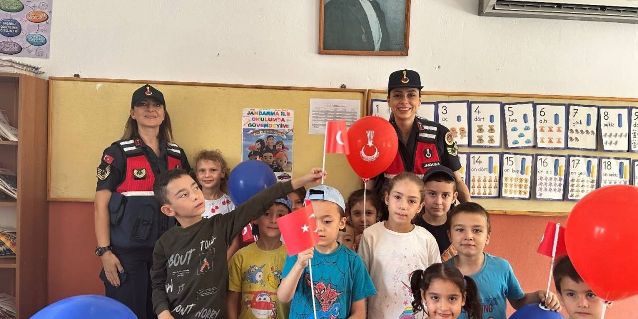 Jandarma Ekipleri Öğrencileri Bilgilendirdi