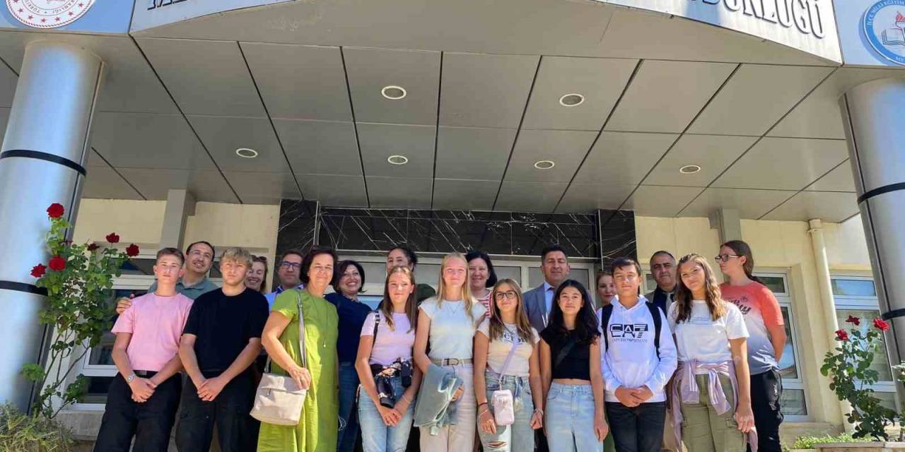 Menteşe İlçe Milli Eğitim Şube Müdürü Terzi Öğrencileri Ağırladı