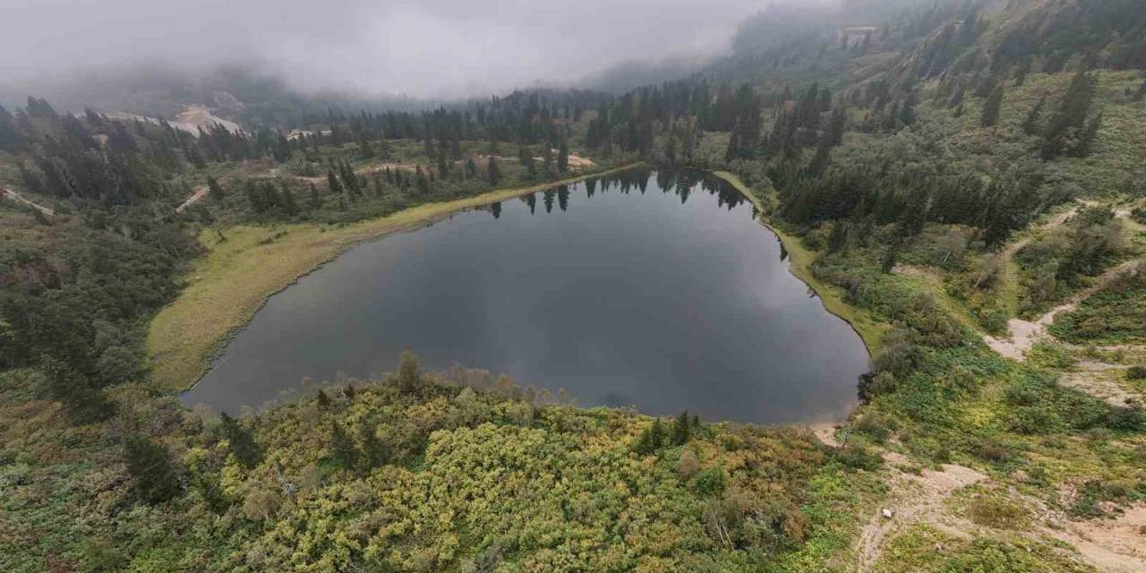 Murgul Karagöl Sonbahar Öncesi Yeşil Pozunu Son Kez Verdi