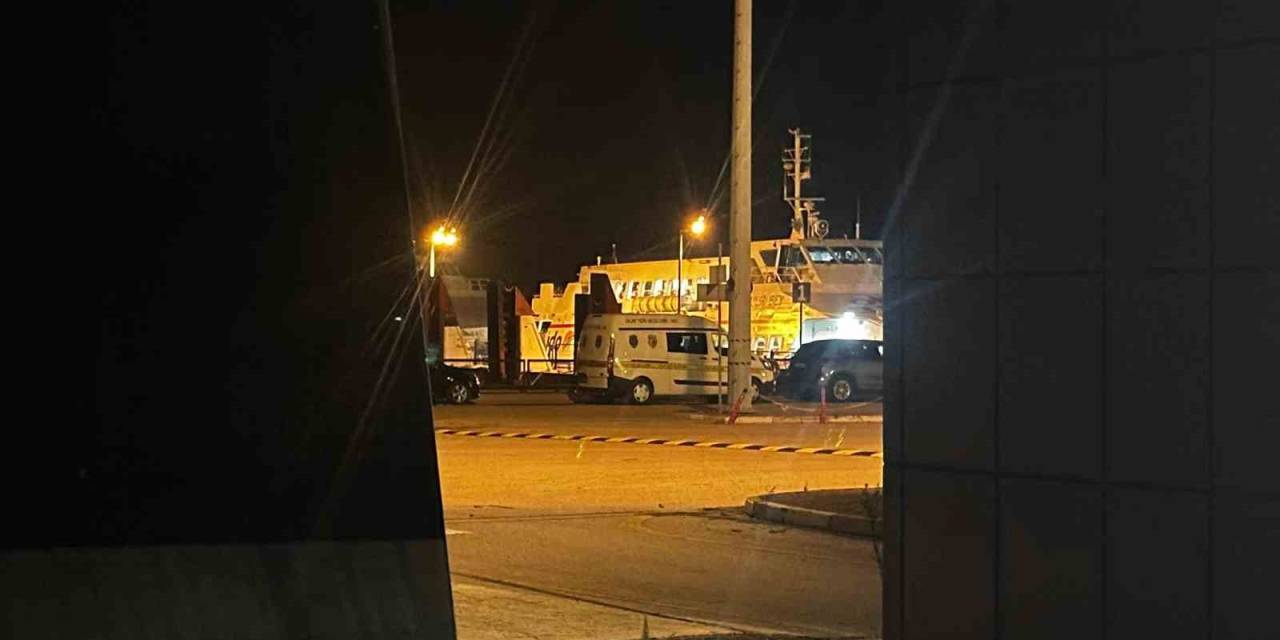 Vapurun Tuvalet Kısmında Sır Ölüm