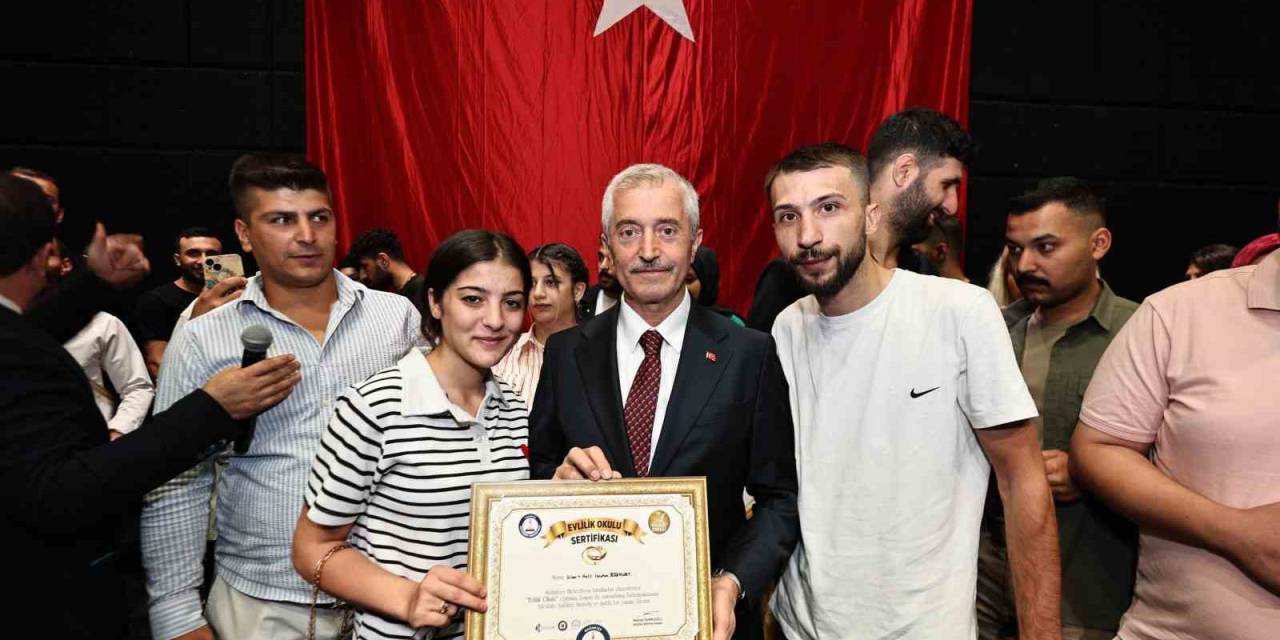 Evlilik Okulu’nda Eğitim Gören 462 Çift Daha Sertifikasını Aldı