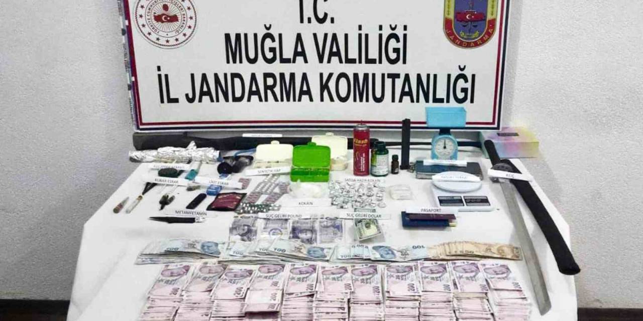 Marmaris’te Uyuşturucu Operasyonunda Samuray Kılıcı Ele Geçirildi