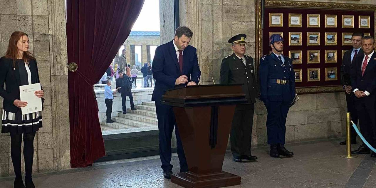 Chp Lideri Özel Ve Spd Eş Genel Başkanı Lars Klingbeil’den Anıtkabir’e Ziyaret