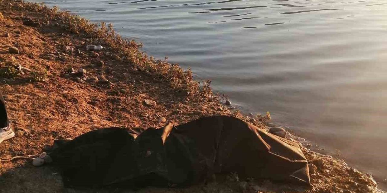 Balık Tutmaya Gittiği Yerde Aracıyla Göle Düşen Şahıs Hayatını Kaybetti