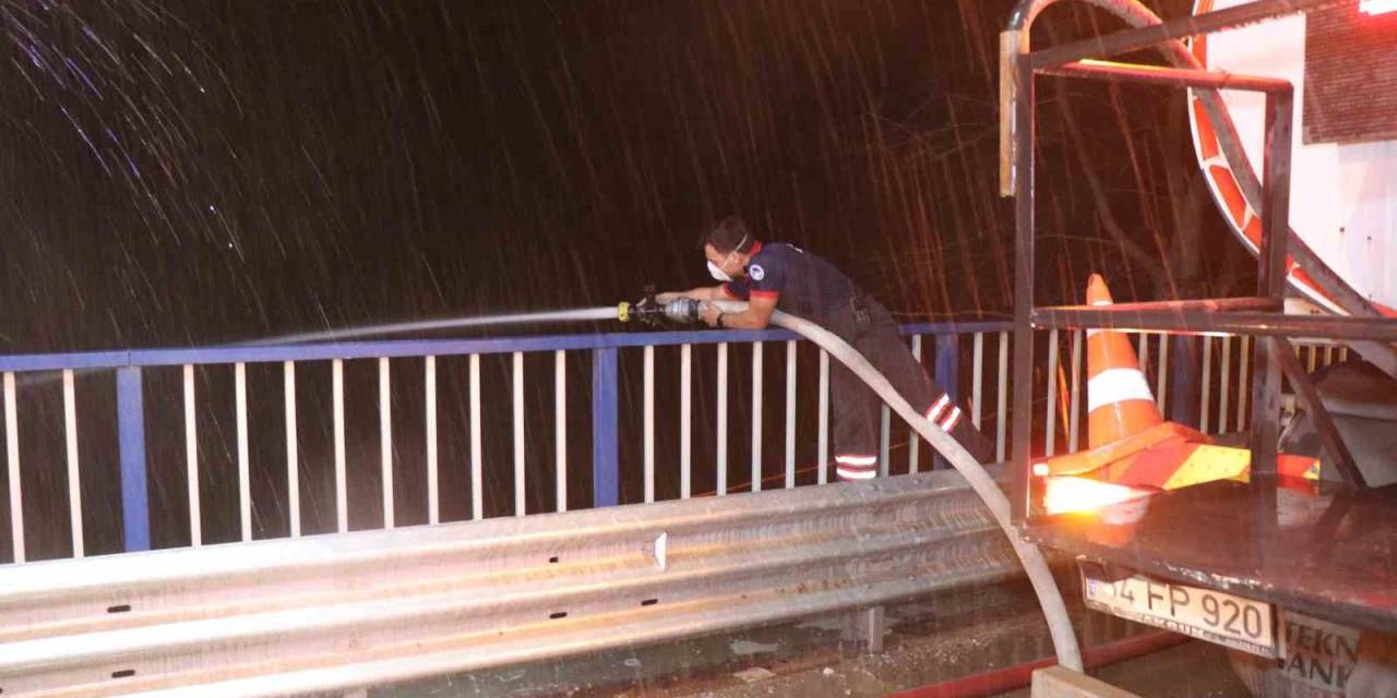 Ekipleri Seferber Eden O Kokunun Bertaraf Edilmesi İçin 5 Saattir Çalışmalar Sürüyor