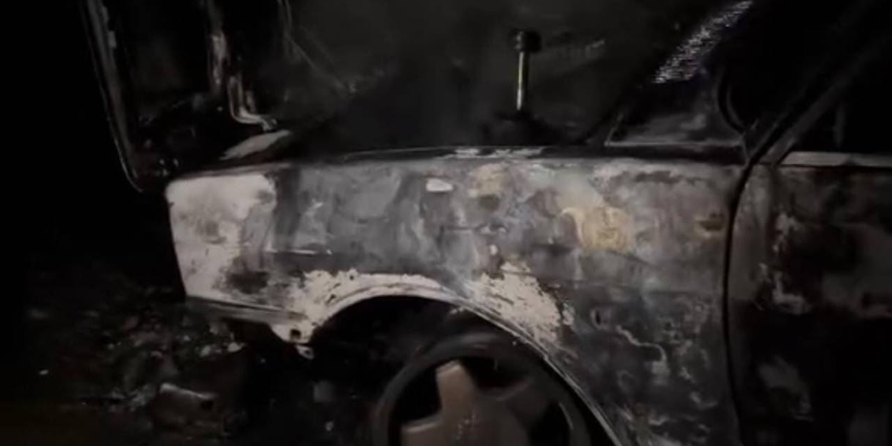 Muş’ta Seyir Halindeki Otomobil Yanarak Kullanılamaz Hale Geldi
