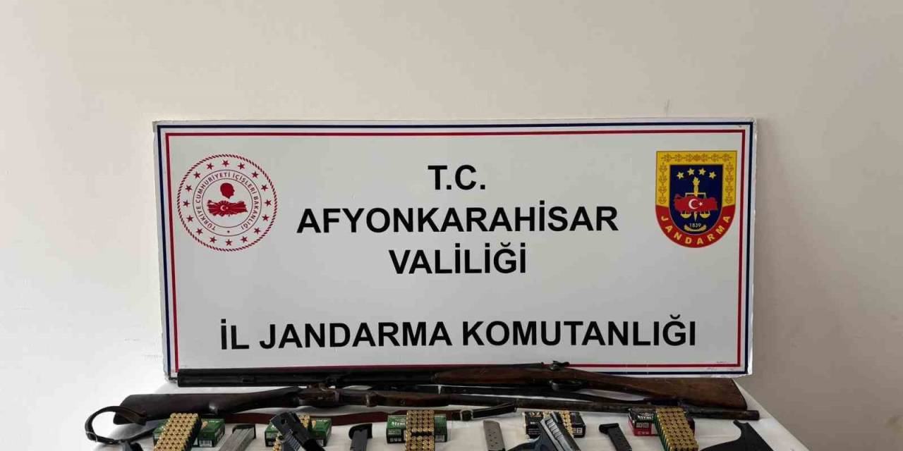 Kaçak Silah Satışı Yapmaya Hazırlanırken Jandarmaya Yakalandı