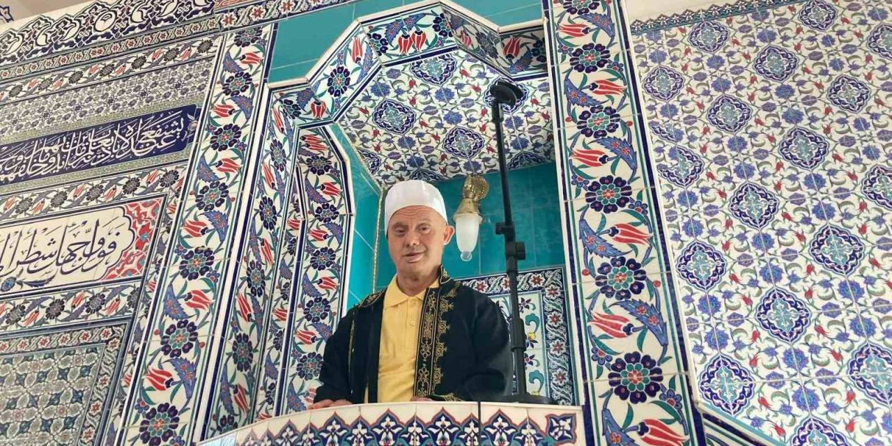 Cami Aşığı Down Sendromlu İsmail Şenay Çevresine Neşe Saçıyor