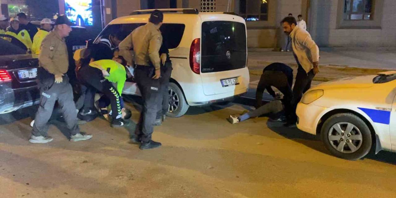 Uygulamadan Kaçan Alkollü Sürücüyü Polis Havaya Ateş Açarak Yakaladı: O Anlar Kamerada