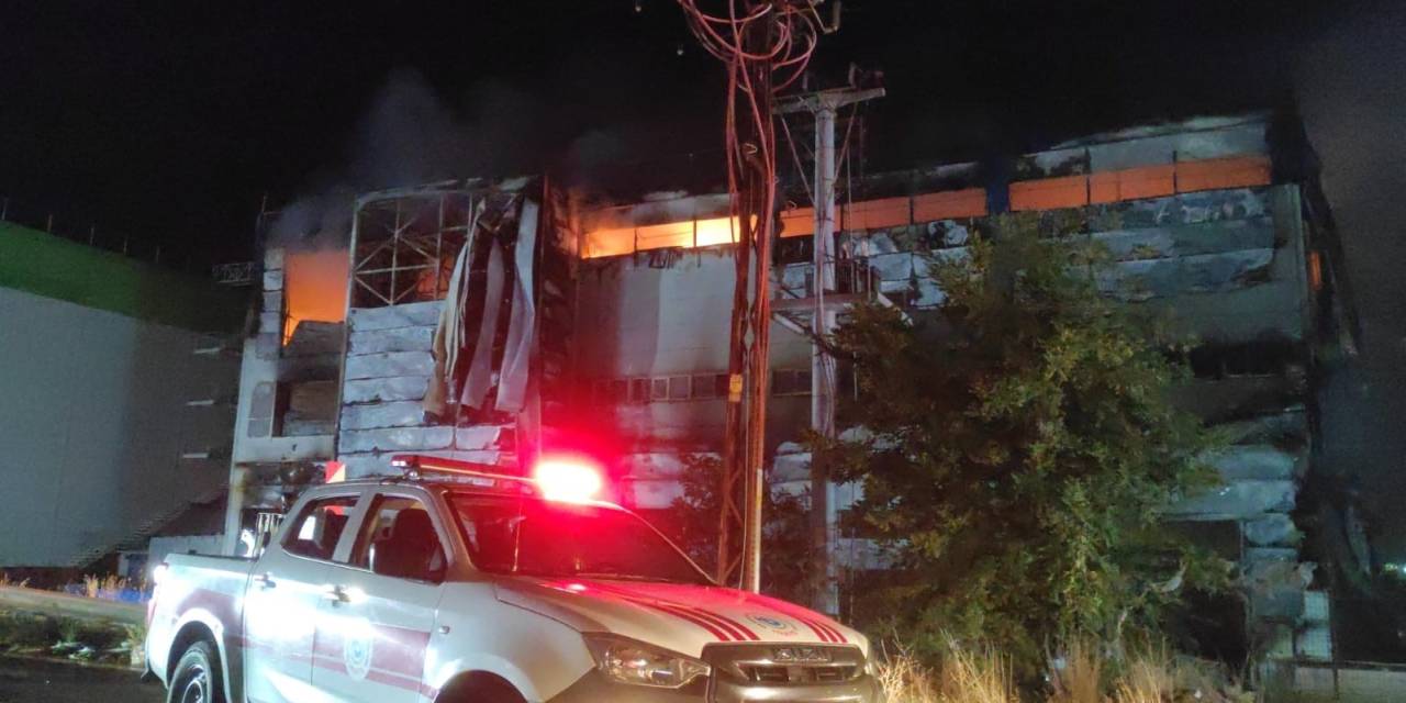 Kozmetik Fabrikası Hurdalığa Dönüştü: Patlama Sesleri Yükseliyor