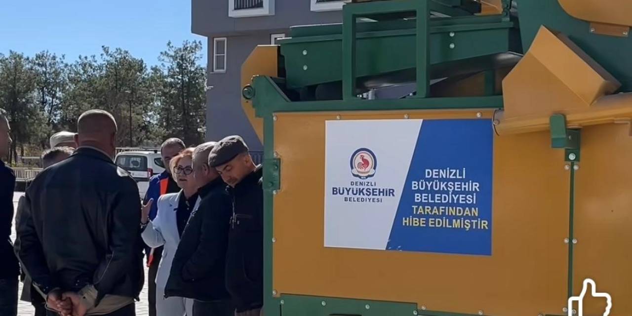 Başkan Çelik, Tohum Eleme Makinesini Bozkurtlu Çiftçilere Teslim Etti