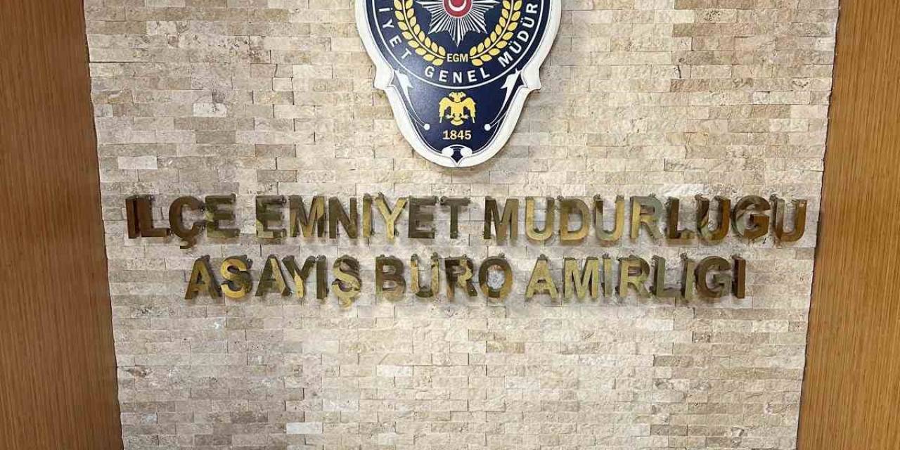 Kağıthane’de Çok Sayıda Suça Karışan Şüpheli Yakalandı: Evden 10 Ruhsatsız Tabanca Çıktı