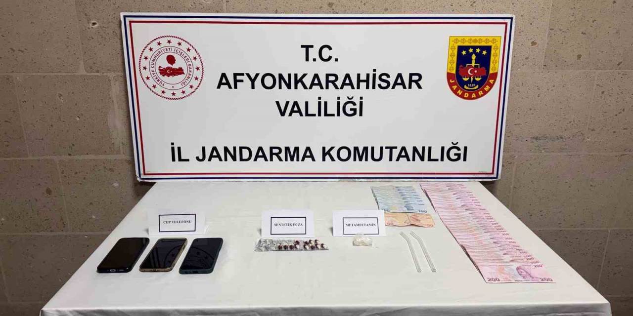 Uyuşturucu Maddeler İle Yakalanan 3 Kişi Gözaltına Alındı