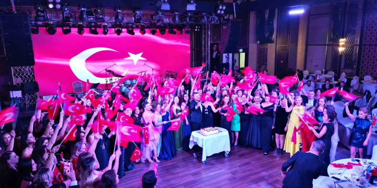 Antgiad’tan Cumhuriyet Balosu