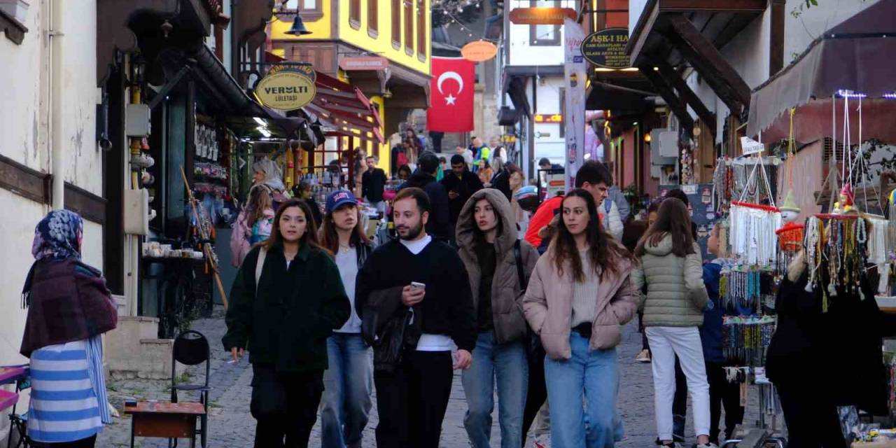 Yerli Turistler Odunpazarı’nda Yoğunluk Oluşturdu