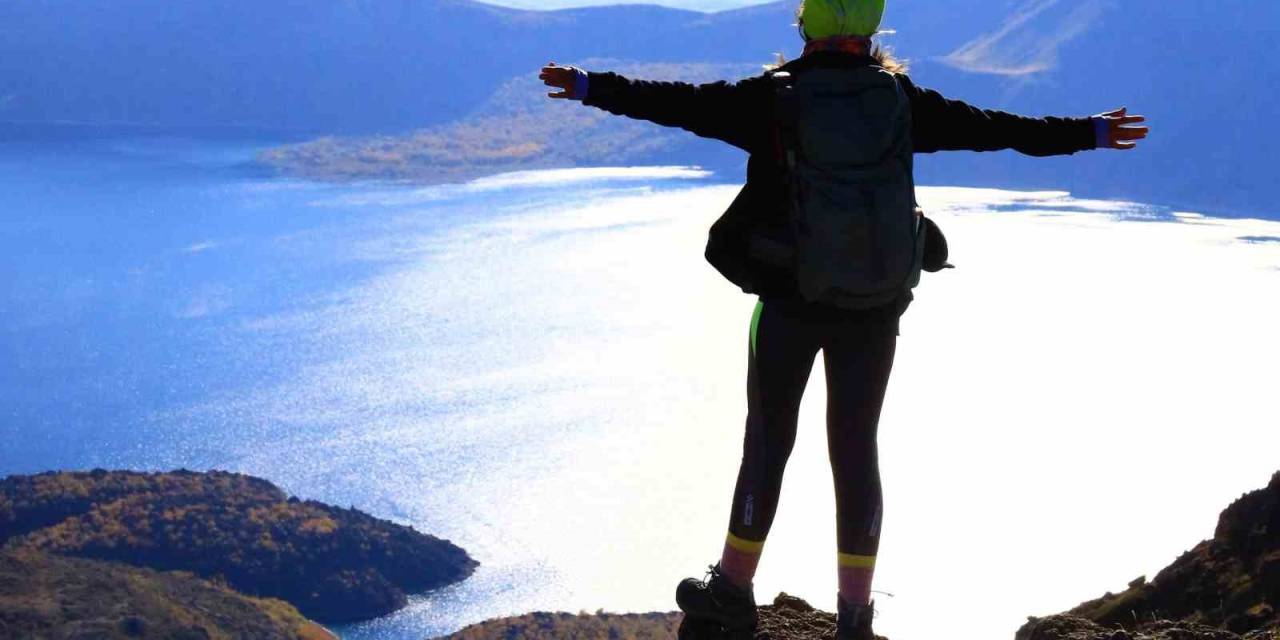 Vanlı Dağcılar Nemrut Krater Gölü’nde Buluştu