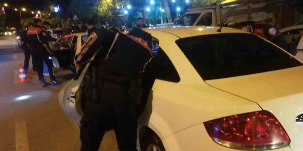 Şanlıurfa’da Asayiş Uygulamasında Aranan 22 Şüpheli Yakalandı