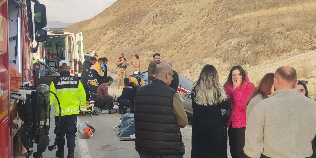Erzurum’daki Kazada Can Pazarı Yaşandı: 2 Ölü, 3 Yaralı