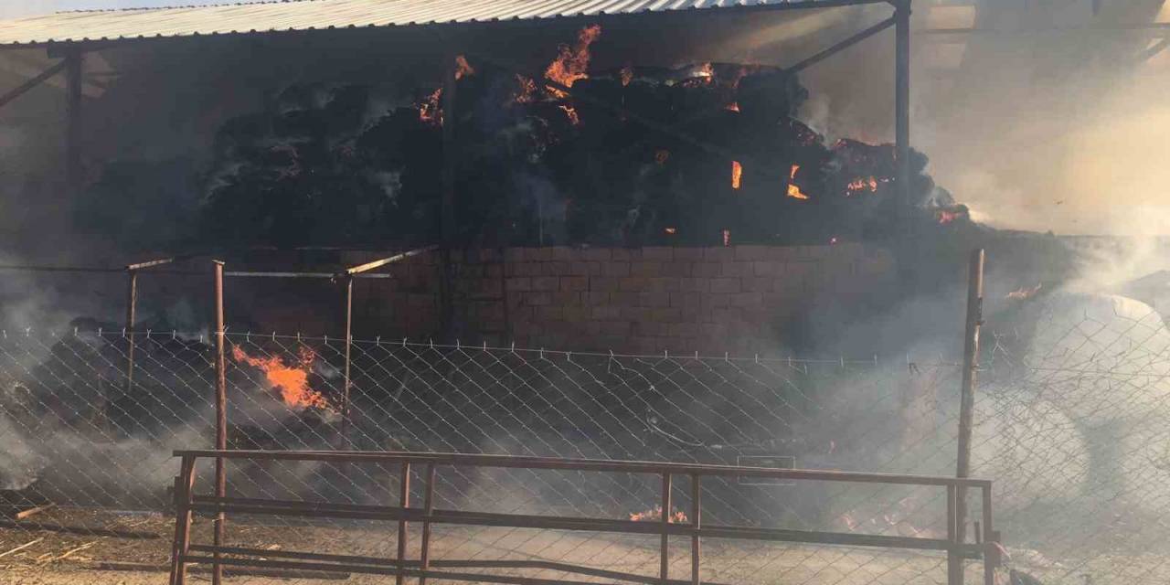 Kaynak Makinesinden Çıkan Yangında 750 Saman Balyası Kül Oldu