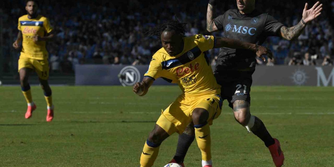 Lider Napoli’ye, Atalanta’dan Çelme