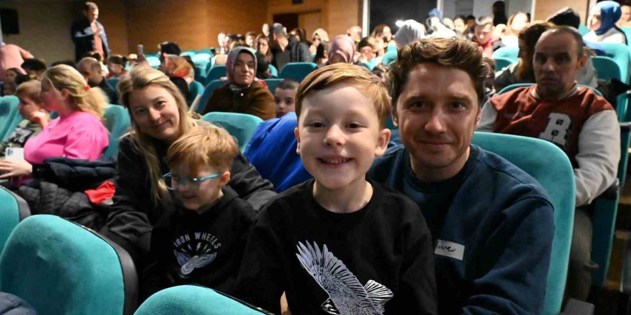 Kalbimdeki Pervane’yi Minikler Aileleri İle Birlikte İzledi