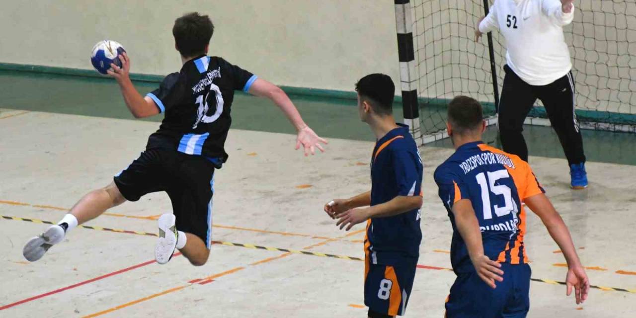 Yunusemre Belediyespor Hentbolda Lige Puanla Başladı