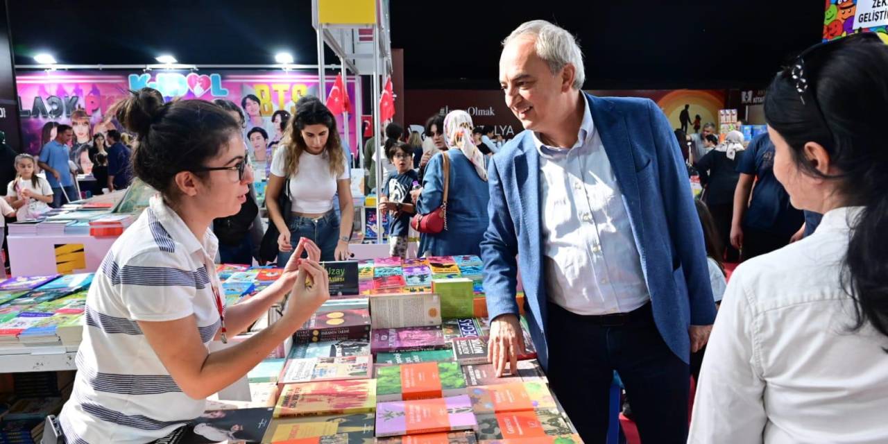 Başkan Kocagöz’den Gençlere Kitap Okuma Tavsiyesi
