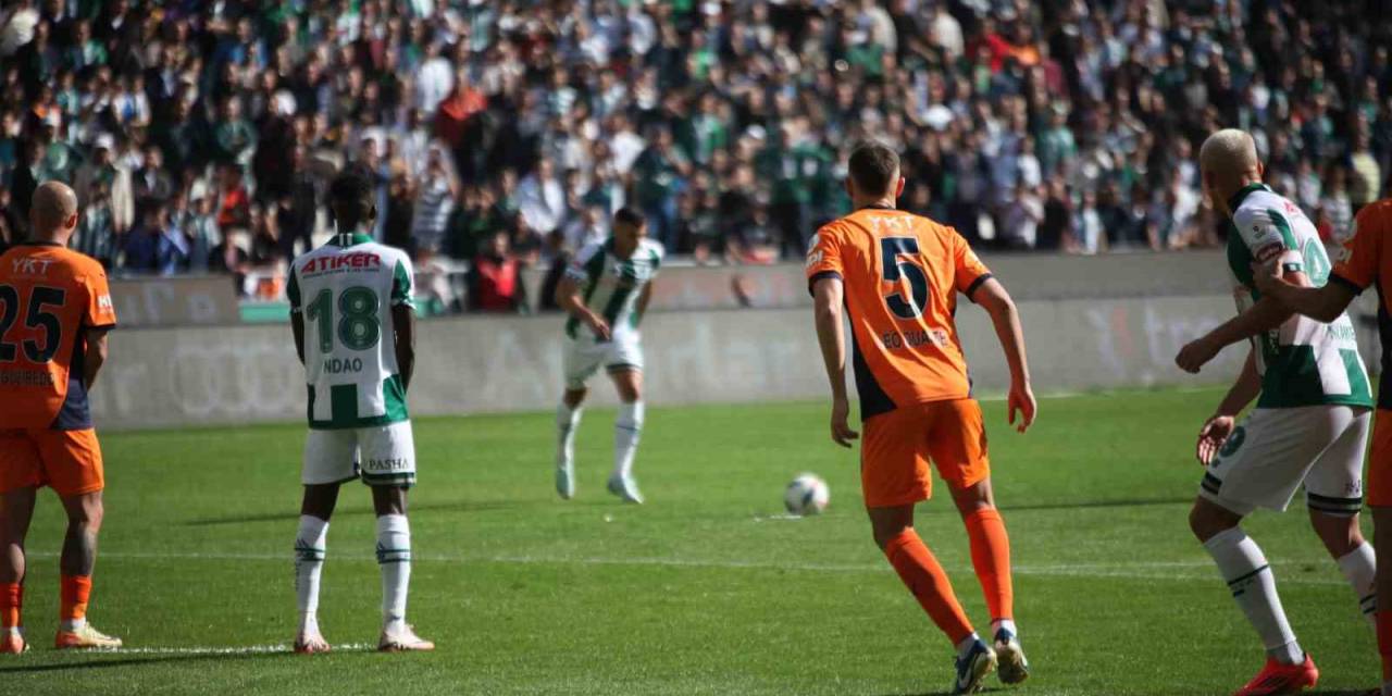 Trendyol Süper Lig: Konyaspor: 1 - Rams Başakşehir: 1 (İlk Yarı)