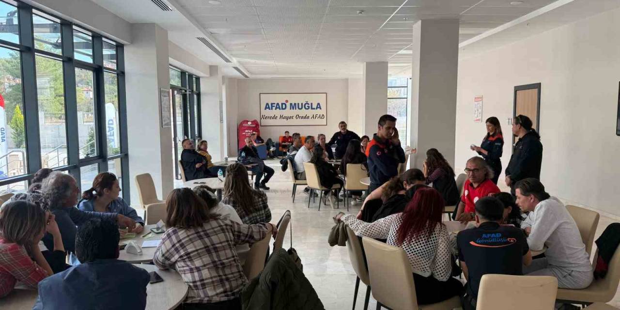 Muğla’da Afad Gönüllüleri Eğitim Ve Dayanışma Etkinliğinde Buluştu