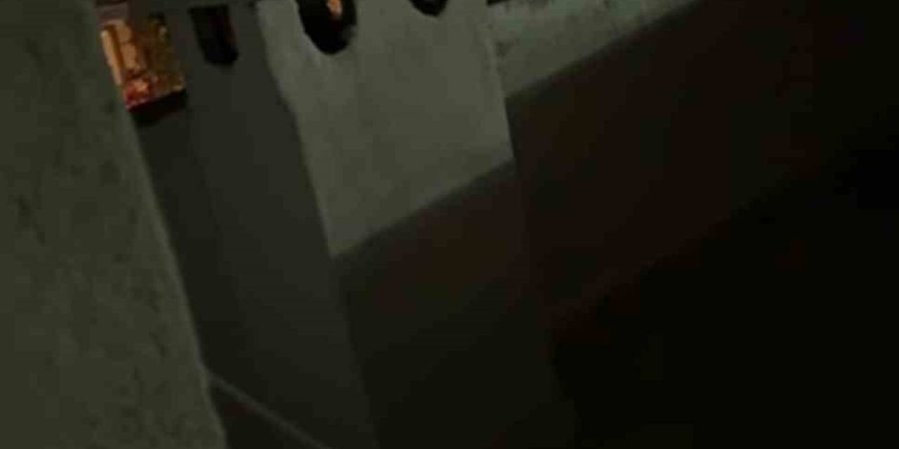 İzmir Polisinden Akıl Almaz Taktik: Zehir Evini Bacadan Tüten Kokudan Buldular