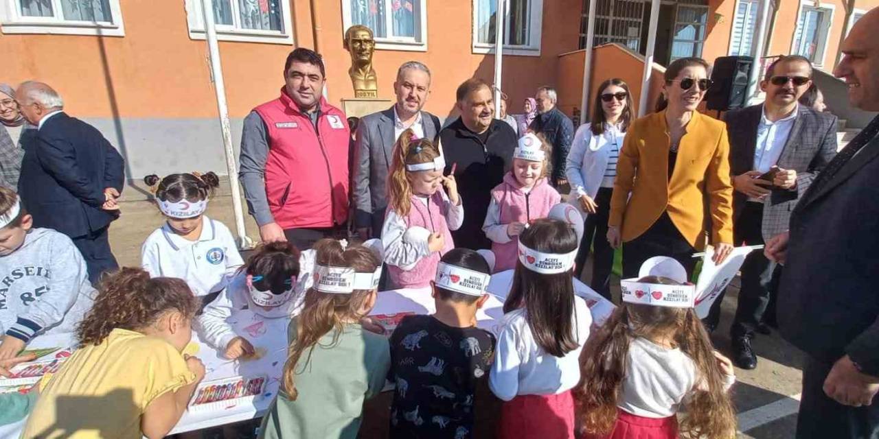 Öğrencilerden Muhteşem Kutlama