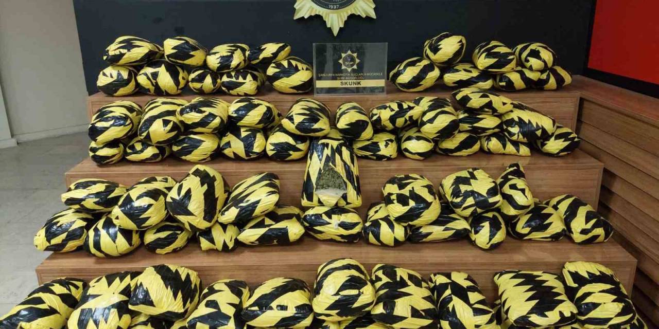 Tırdaki Uyuşturucuyu Kepçeyle Çıkarttılar