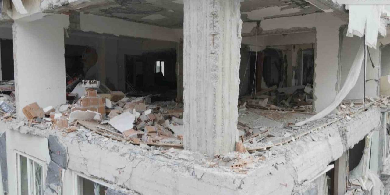Dron Görüntüleri Doğal Gaz Patlamasının Yaşandığı Binadaki Hasarı Gözler Önüne Serdi