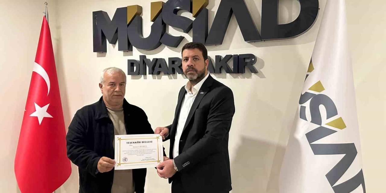 Sokak Hayvanlarına Verdiği Destekten Dolayı Müsiad Başkanı Bozkuş’a Teşekkür Plaketi